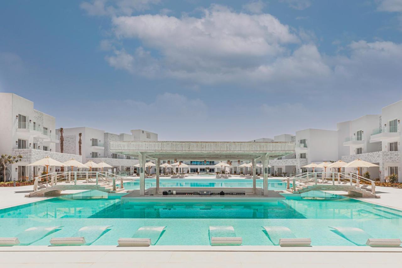 Tanoak Resort Айн-Сохна Экстерьер фото The hotel's main pool